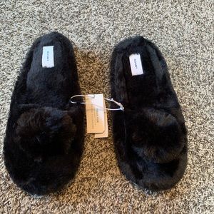 NWT Black Faux Fur Slippers